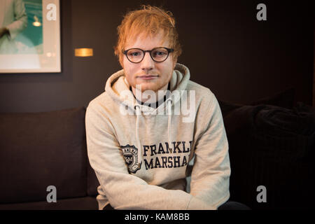 La populaire chanteuse, auteur-compositeur et musicien Ed Sheeran dépeint au cours d'une visite à Oslo. La Norvège, 25/01 2017. Banque D'Images