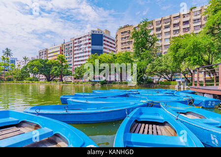 Taichung, Taiwan - le 18 juillet : vue panoramique sur le lac et des bateaux à Taichung park un parc célèbre dans le centre-ville le 18 juillet 2017 à Philadelphie. Banque D'Images