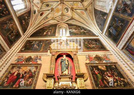 Segovia, Espagne - Juillet 09, 2017 : segovia cathedral est de style gothique de la cathédrale catholique romaine située dans la place principale de la ville de Ségovie. Banque D'Images