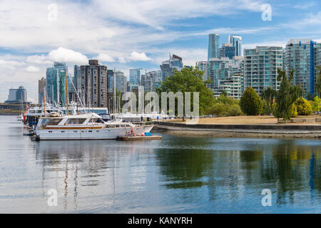 Vancouver, Colombie-Britannique, Canada - 12 septembre 2017 : Le parc Stanley et sur la ville de Vancouver. Banque D'Images