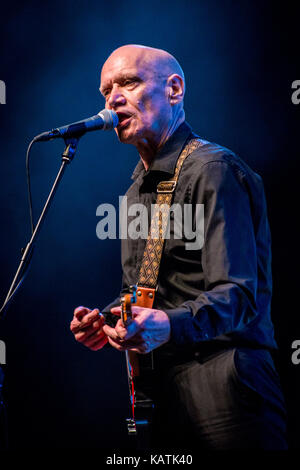 Londres, Royaume-Uni. 26 sep, 2017. wilko johnson effectuant au Royal Albert Hall lors de la dernière de son spectacle au Royaume-Uni 70ans. crédit : Laurence Harvey/Alamy live news Banque D'Images