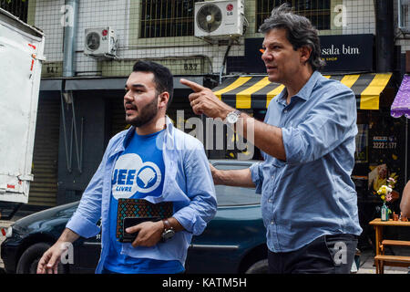 Porto Alegre, Brésil. 27 sep, 2017. ancien maire de sao paulo, Fernando Haddad visite la capitale de Porto Alegre le mercredi, 27, où il va donner des conférences et des rassemblements. crédit : omar de Oliveira/fotoarena/Alamy live news Banque D'Images