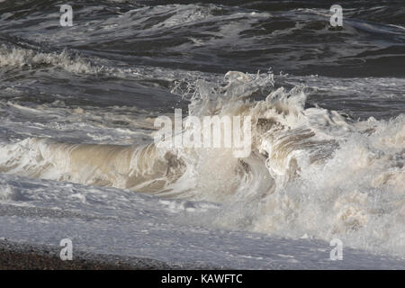 Les vagues et ondulations marines Banque D'Images