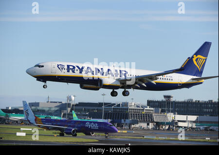 Un Airbus A321 de Lufthansa en photo à l'atterrissage à l'aéroport de Dublin Banque D'Images