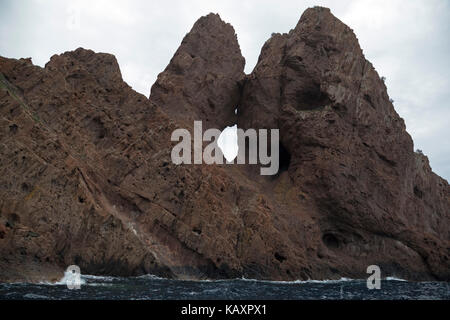 Paysage côtier volcanique de la réserve naturelle de Scandola en Corse, France. la réserve naturelle de Scandola est située sur la côte ouest de la Corse, dans le parc régional de Corse. La réserve a été créée en 1975 et a été reconnu par les Nations unies comme un site du patrimoine mondial naturel, et a été inscrite sur la liste du patrimoine mondial en 1983. Banque D'Images