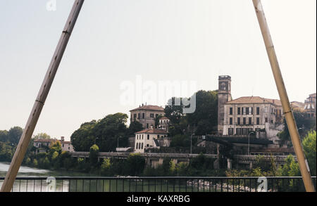 Image de bâtiments à Cassano d'Adda, à côté de la rivière adda, italie Banque D'Images