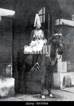 1932 Le roi ou reines Horse Guards 'homme', sentry à Horse Guards Parade entrée arch London Banque D'Images