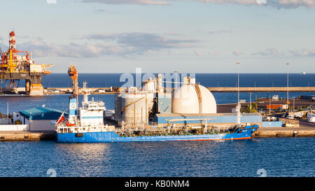 Halki est représenté par les pétroliers à quai dans le port de Las Palmas de Gran Canaria, Espagne. Banque D'Images