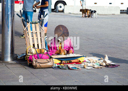 Sculpteur de rue vendant l'art à Marseille, France Banque D'Images