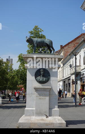 Sculpture de Romulus et Remus boire du lait d'une louve à Cluj Napoca, Roumanie Banque D'Images