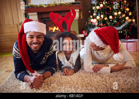 Happy afro-américain de la famille noël Banque D'Images