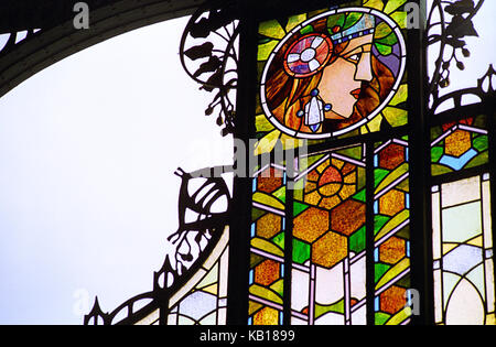 Vitraux Art Nouveau Alfons Mucha par sur l'entrée de la maison municipale (Obecní dům), Prague, République Tchèque Banque D'Images