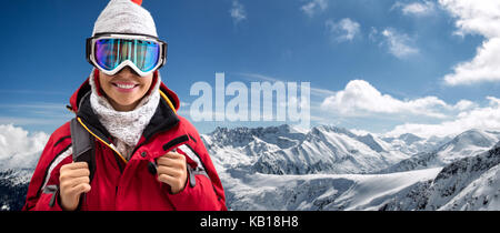 Femme en tenue de ski de montagne dans le haut standing Banque D'Images