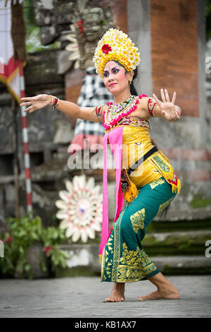 Bali, Indonésie, décembre, 24,2014 : spectacle de danse Barong, le rendement traditionnel balinais le 24 décembre 2014 à Bali, Indonésie Banque D'Images