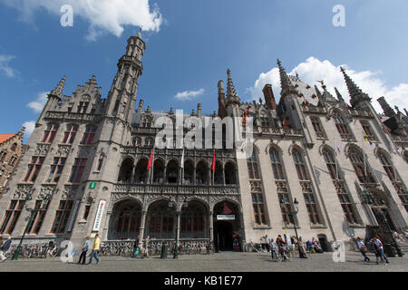 Ville de Bruges, Belgique. vue pittoresque de l'historium (ancien) et ancien waterhall édifice de la cour provinciale. Banque D'Images