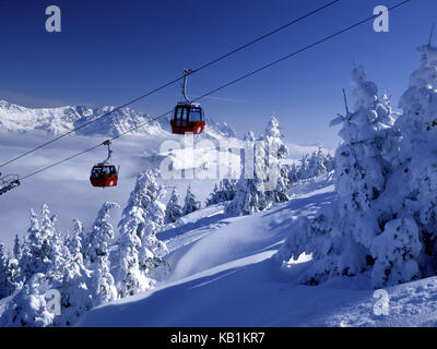 Autriche, Tyrol, Söll, Hohe Salve domaine skiable avec Kaisergebirge (montagnes), Banque D'Images