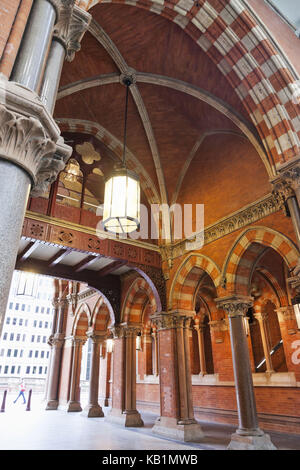 Angleterre, Londres, King's Cross, St Pancras de la gare, entrée, architecture victorienne, Banque D'Images