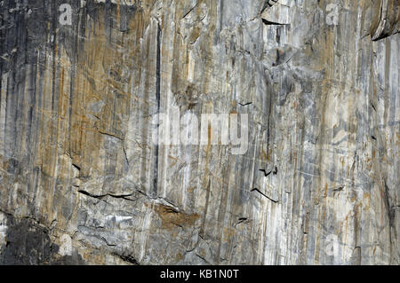 Visage de roche et alpiniste dans le Yosemite National Park, aux Etats-Unis, Banque D'Images