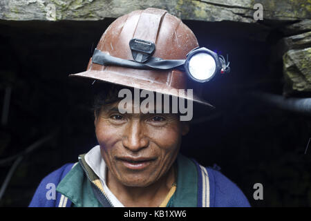 La Bolivie, la cordillère Apolobamba, l'exploitation minière, l'or, le travailleur de la mine, Banque D'Images