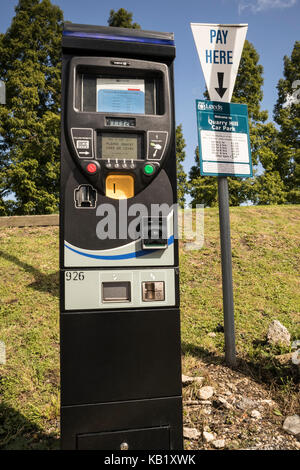 Distributeur de tickets de parking moderne à Leeds Banque D'Images