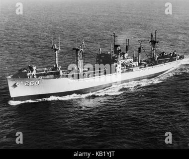 C antique1950 photo, uss bételgeuse. uss Bételgeuse (AK-260) était le dernier de la cargaison des navires en service dans la marine des États-Unis. source : photographie originale. Banque D'Images