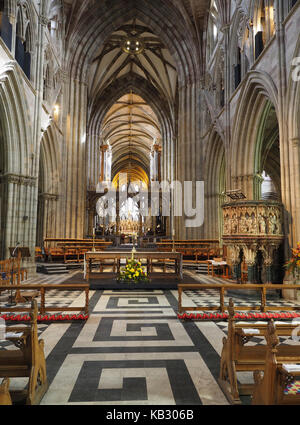 La cathédrale de Worcester worcestershire,interiors montrant des objets façonnés historiques et médiévaux effigies et le roi Jean d'angleterre Banque D'Images