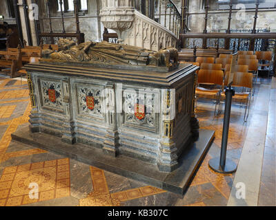 La cathédrale de Worcester worcestershire,interiors montrant des objets façonnés historiques et médiévaux effigies et le roi Jean d'angleterre Banque D'Images