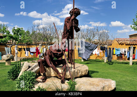 Espagne, chemin de Saint-Jacques, jardin de l'auberge de jeunesse du pèlerin à Boadilla del Camino, Banque D'Images