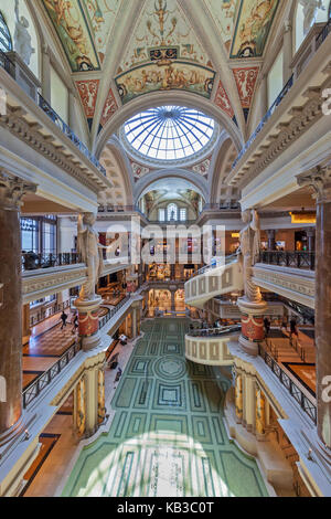 Vue intérieure du Forum Shoppes à Las Vegas au Nevada. Banque D'Images