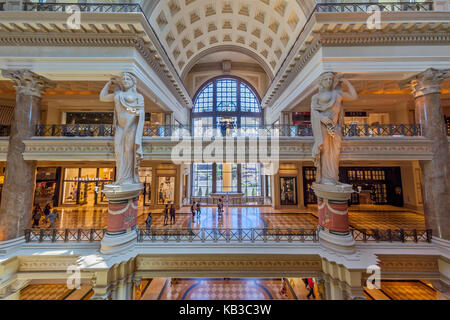 Vue intérieure du Forum Shoppes à Las Vegas au Nevada. Banque D'Images