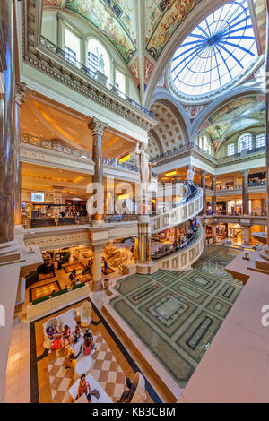 Vue intérieure du Forum Shoppes à Las Vegas au Nevada. Banque D'Images