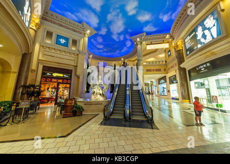 Vue intérieure du Forum Shoppes à Las Vegas au Nevada. Banque D'Images