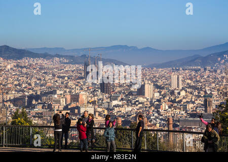 Espagne, Catalogne, Barcelone, vue sur la ville de la colline de Montjuich Banque D'Images