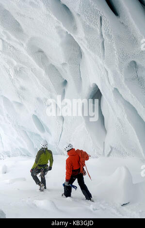 Cascade de glace sur le chemin de l'entrée, Tyrol, Banque D'Images