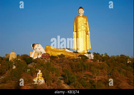 Bouddha couché, Monywa, Myanmar, l'Asie, Banque D'Images