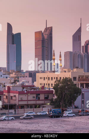 Émirats arabes unis, dubai, jumeira, gratte-ciel le long de la route Sheikh Zayed, skyline de Jumeira, Dawn Banque D'Images