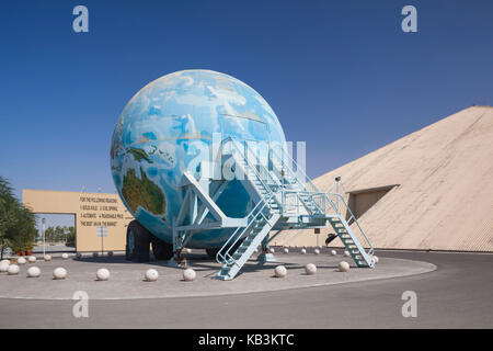 Émirats arabes unis, Abu Dhabi, shanayl, Emirates national car museum, car collection de cheikh Hamad bin Hamdan al Nahyan, également connu sous le nom de cheikh arc-en-ciel, sheik's mobile home, le monde Banque D'Images