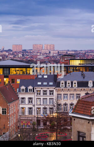Belgique, Bruxelles, Place Poelaert, augmentation de la vue de la zone des Marolles, Dawn Banque D'Images