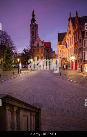 Belgique, bruges, Jan van Eyck square, Dawn Banque D'Images