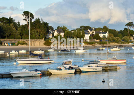 La France, Finistère, le long du port de benodet odet vue de sainte marine Harbour Banque D'Images