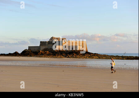 La France, de l'Ille et vilaine, Côte d'emeraude (Côte d'émeraude), saint malo, le fort national construit par Vauban et garangeau au 17e siècle Banque D'Images