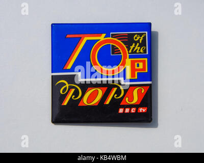 A la fin des années 1980, l'axe de promotion d'un insigne pour la BBC TV Top of the Pops programme, d'abord diffusées chaque semaine à partir du 1er janvier 1964 jusqu'au 30 juillet, 2006 Banque D'Images