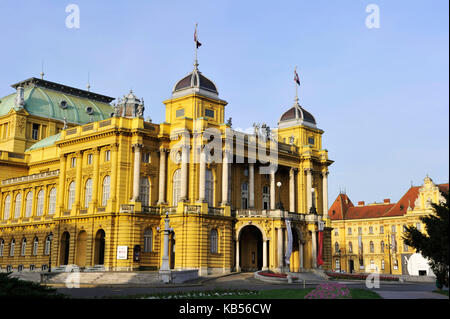 Croatie, Zagreb, ville basse, le théâtre national croate Banque D'Images