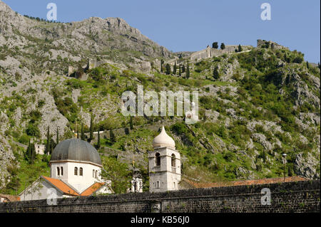 Monténégro, côte Adriatique, baie de Kotor, vieille ville de Kotor classée au patrimoine mondial de l'UNESCO, forteresse Saint-Jean Banque D'Images