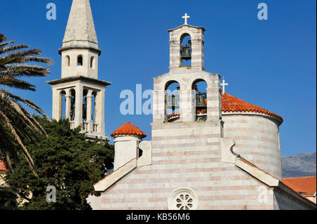 Monténégro, côte Adriatique, vieille ville de Budva, église de la Sainte Trinité (SV. Trojice) et clocher de Sveti Ivan Banque D'Images