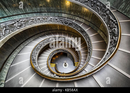 Escalier bramante dans la cité du Vatican Banque D'Images