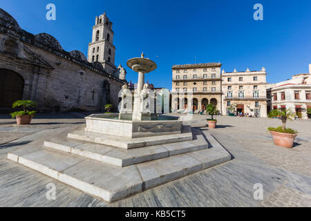 Fuentes de los Leones (fontaines des lions), sur la plaza de San Francisco, La Havane, Cuba, Antilles, Amérique centrale Banque D'Images