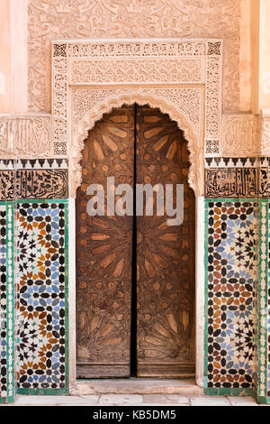 Mur de la medersa Ben Youssef (ancien collège islamique), UNESCO World Heritage site, Marrakech, Maroc, Afrique du Nord, Afrique Banque D'Images