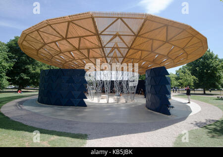 La serpentine gallery pavilion 2017, conçue par francis kere, London, W2, Angleterre, Royaume-Uni, Europe Banque D'Images