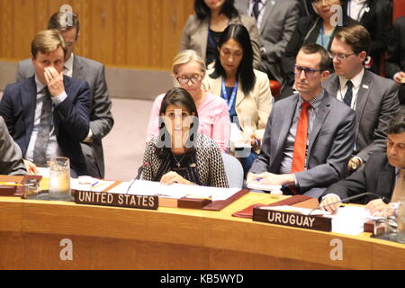 Nations Unies, New York, USA. 28 sep, 2017. L'ambassadeur des États-Unis, nikki haley a parlé de crise de réfugiés du Myanmar Rohingyas au Bangladesh en Conseil de sécurité des Nations unies. crédit : Matthew russell lee/Alamy live news Banque D'Images